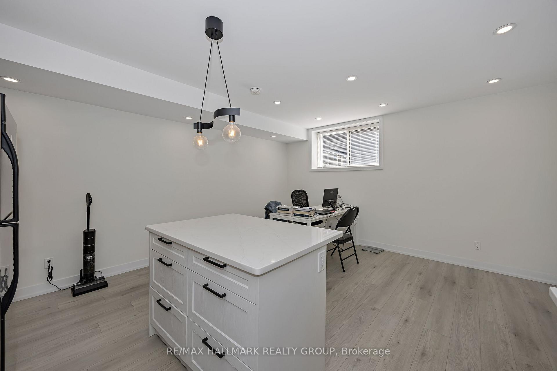 Photo 34 of 468 Mutual Street, Ottawa, Castle Heights — HOMEH