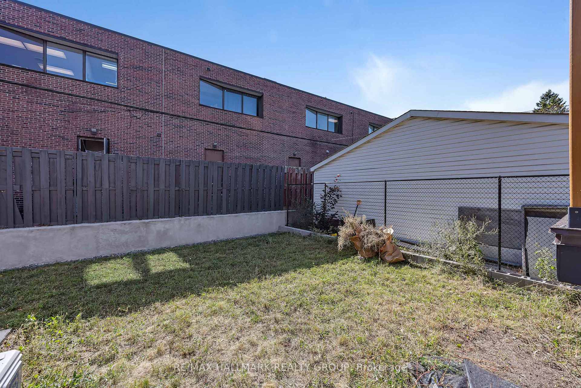 Photo 43 of 468 Mutual Street, Ottawa, Castle Heights — HOMEH