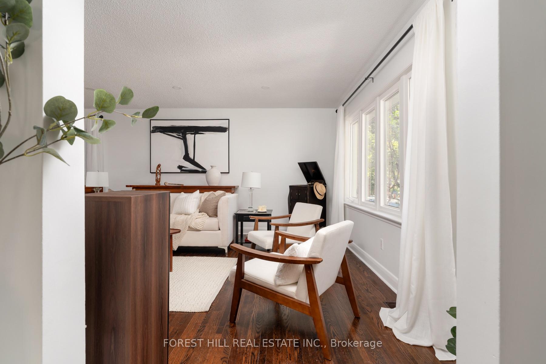 Photo 2 of 37 Cynthia Road, Toronto, Rockcliffe-Smythe — HOMEH