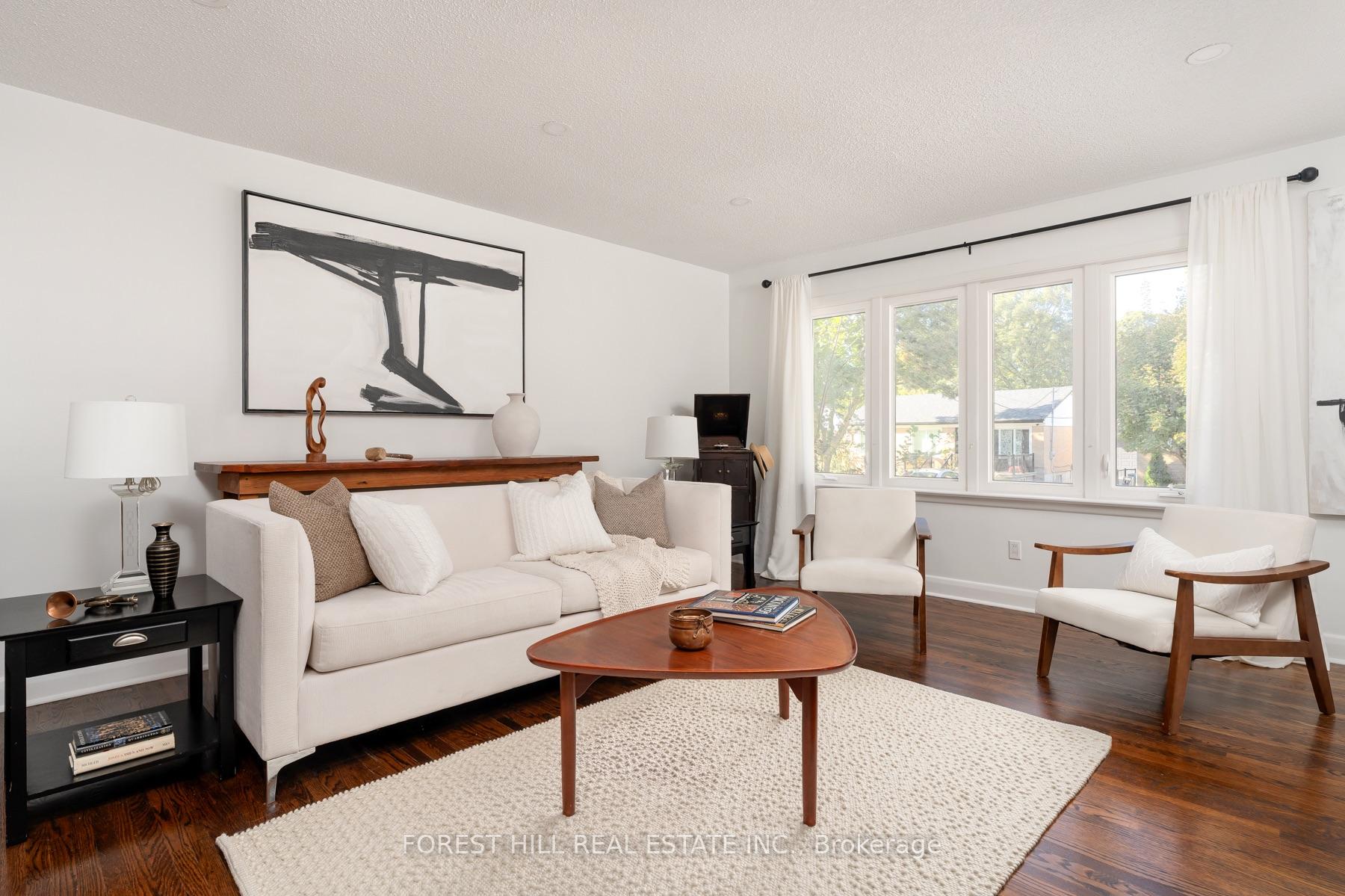 Photo 3 of 37 Cynthia Road, Toronto, Rockcliffe-Smythe — HOMEH