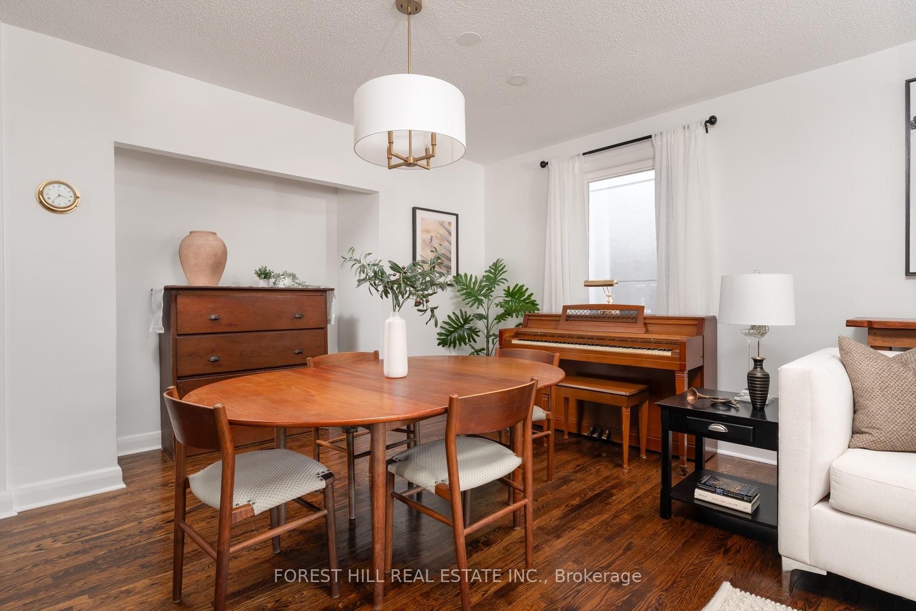 Photo 4 of 37 Cynthia Road, Toronto, Rockcliffe-Smythe — HOMEH