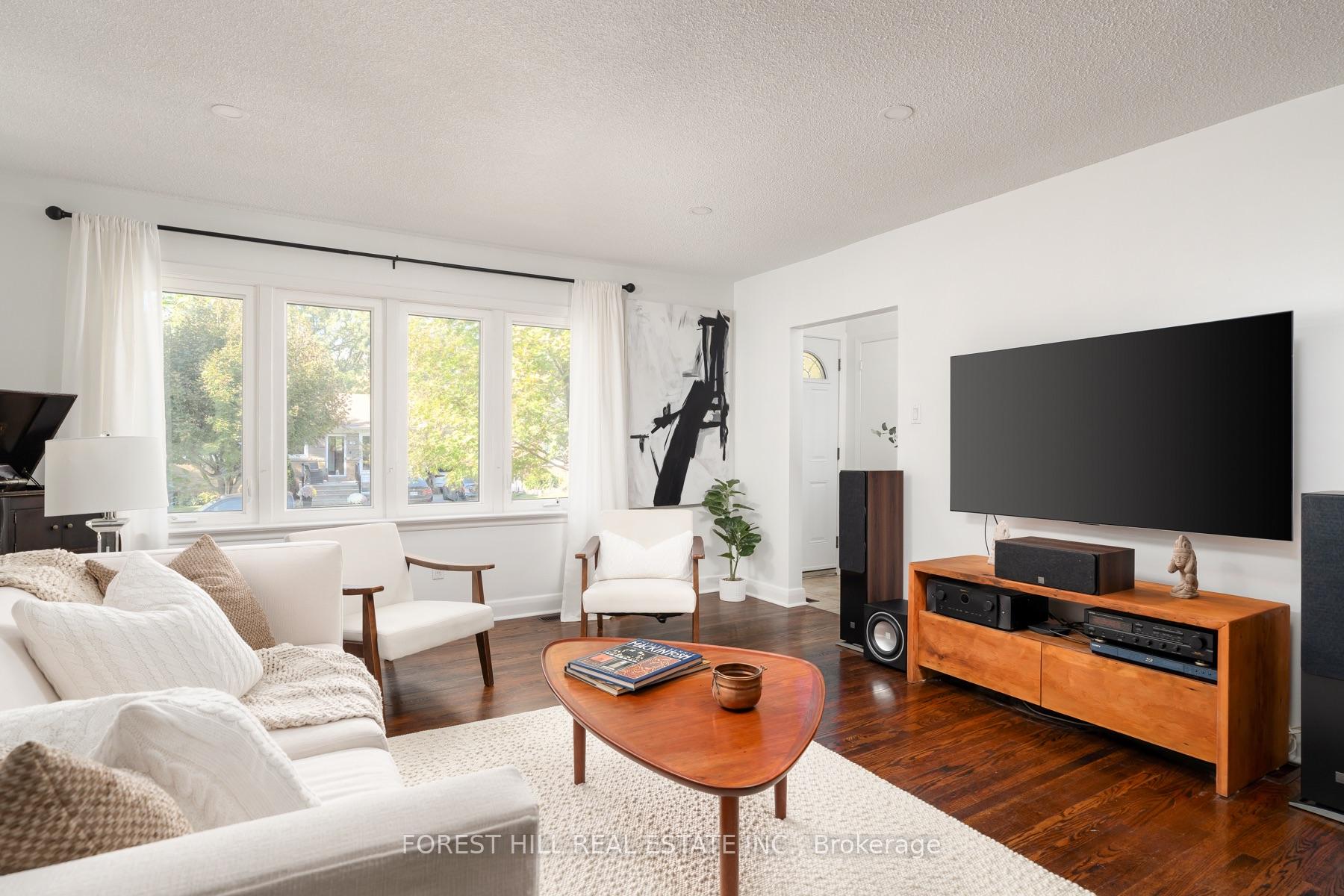 Photo 7 of 37 Cynthia Road, Toronto, Rockcliffe-Smythe — HOMEH