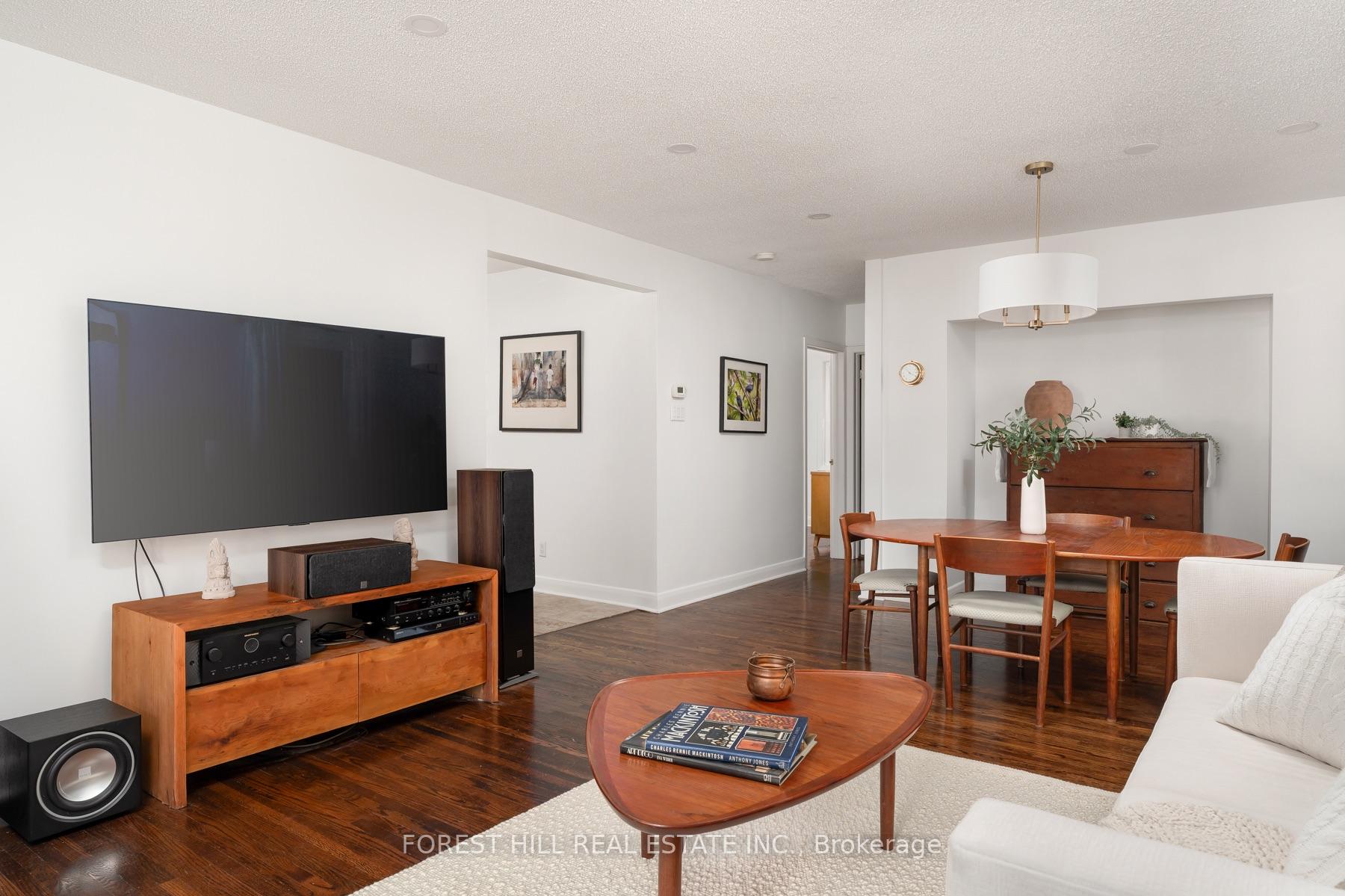 Photo 8 of 37 Cynthia Road, Toronto, Rockcliffe-Smythe — HOMEH