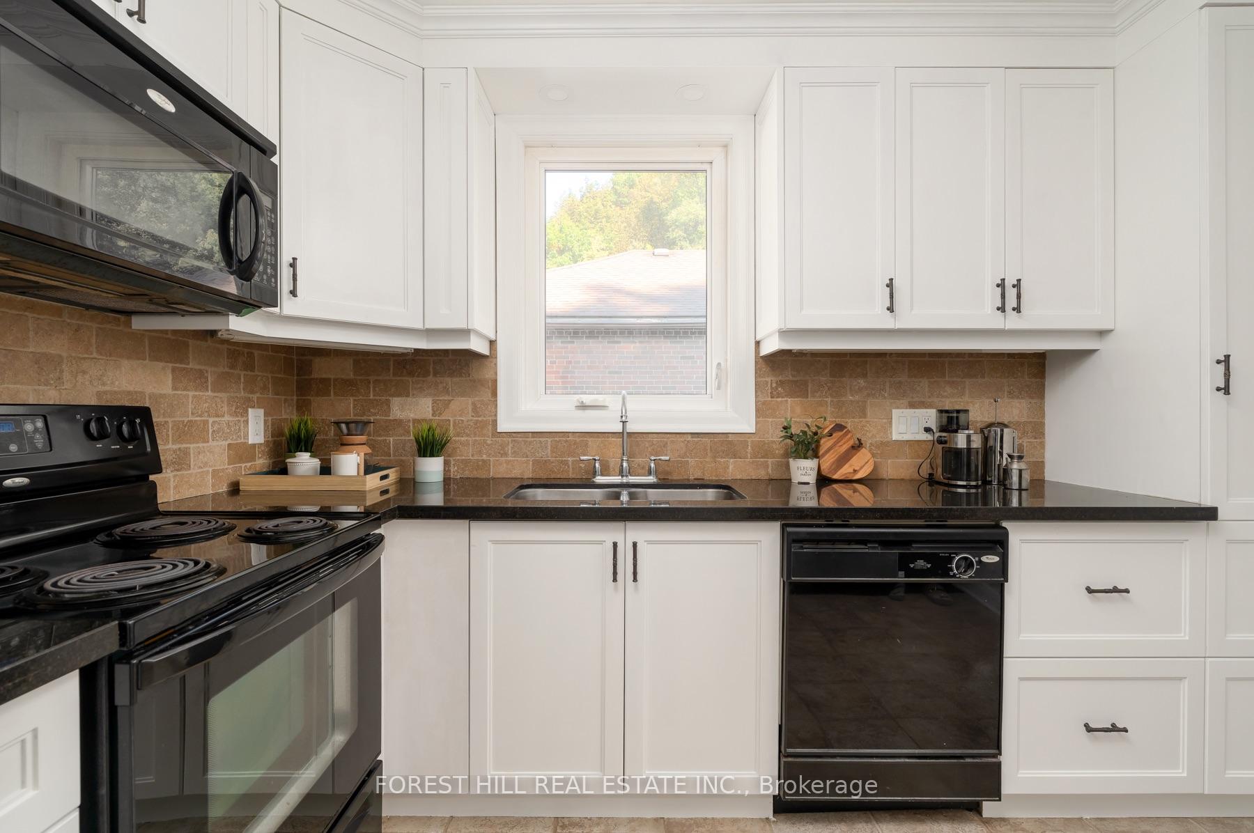Photo 10 of 37 Cynthia Road, Toronto, Rockcliffe-Smythe — HOMEH