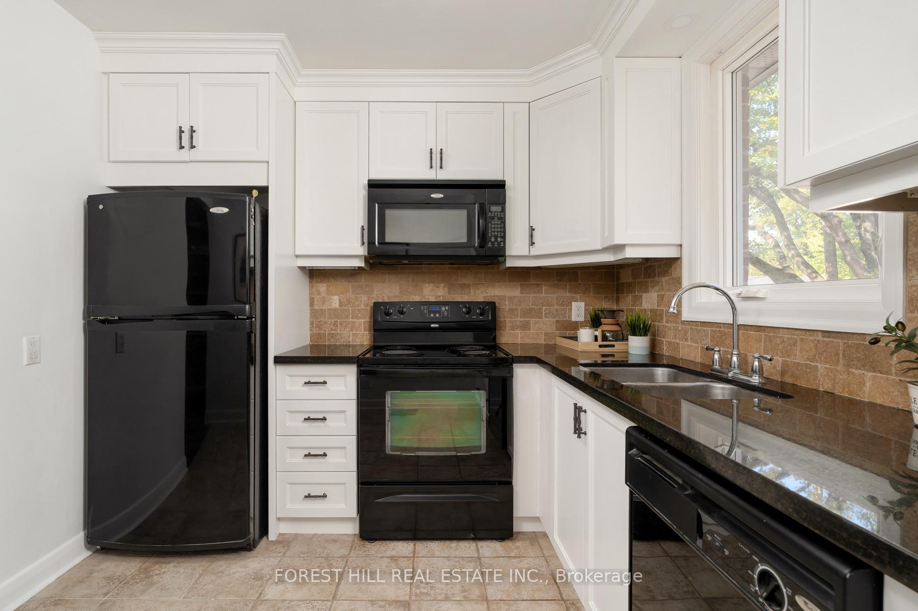 Photo 11 of 37 Cynthia Road, Toronto, Rockcliffe-Smythe — HOMEH