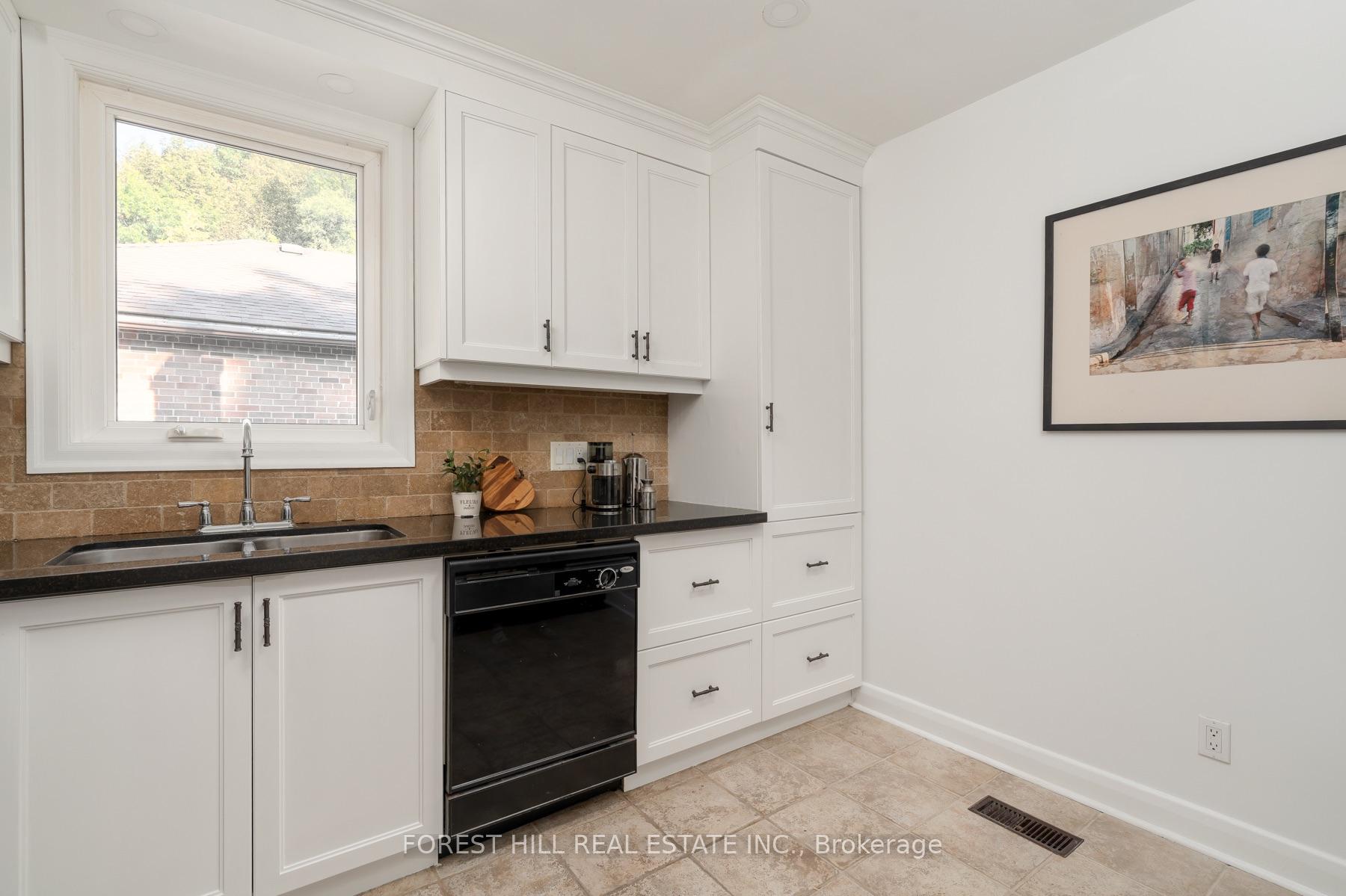 Photo 12 of 37 Cynthia Road, Toronto, Rockcliffe-Smythe — HOMEH