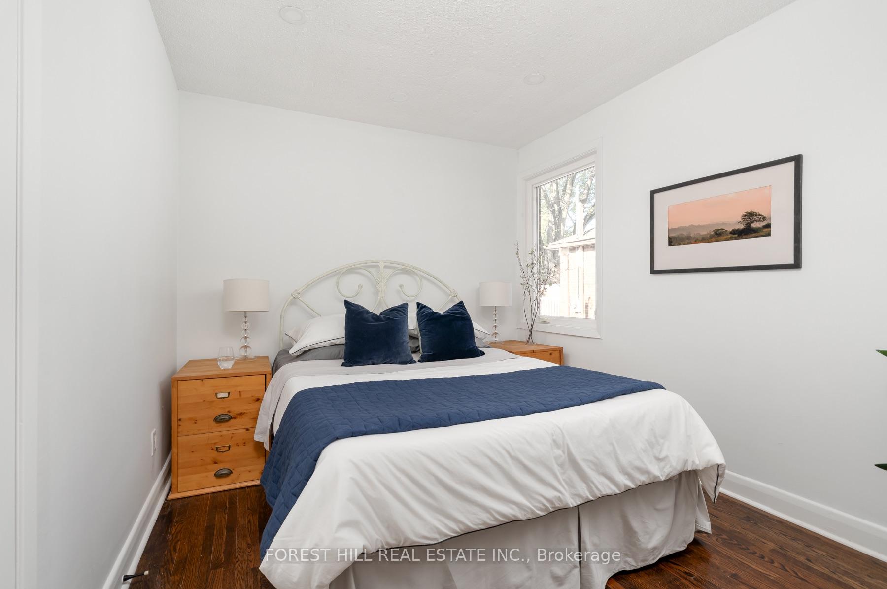 Photo 16 of 37 Cynthia Road, Toronto, Rockcliffe-Smythe — HOMEH