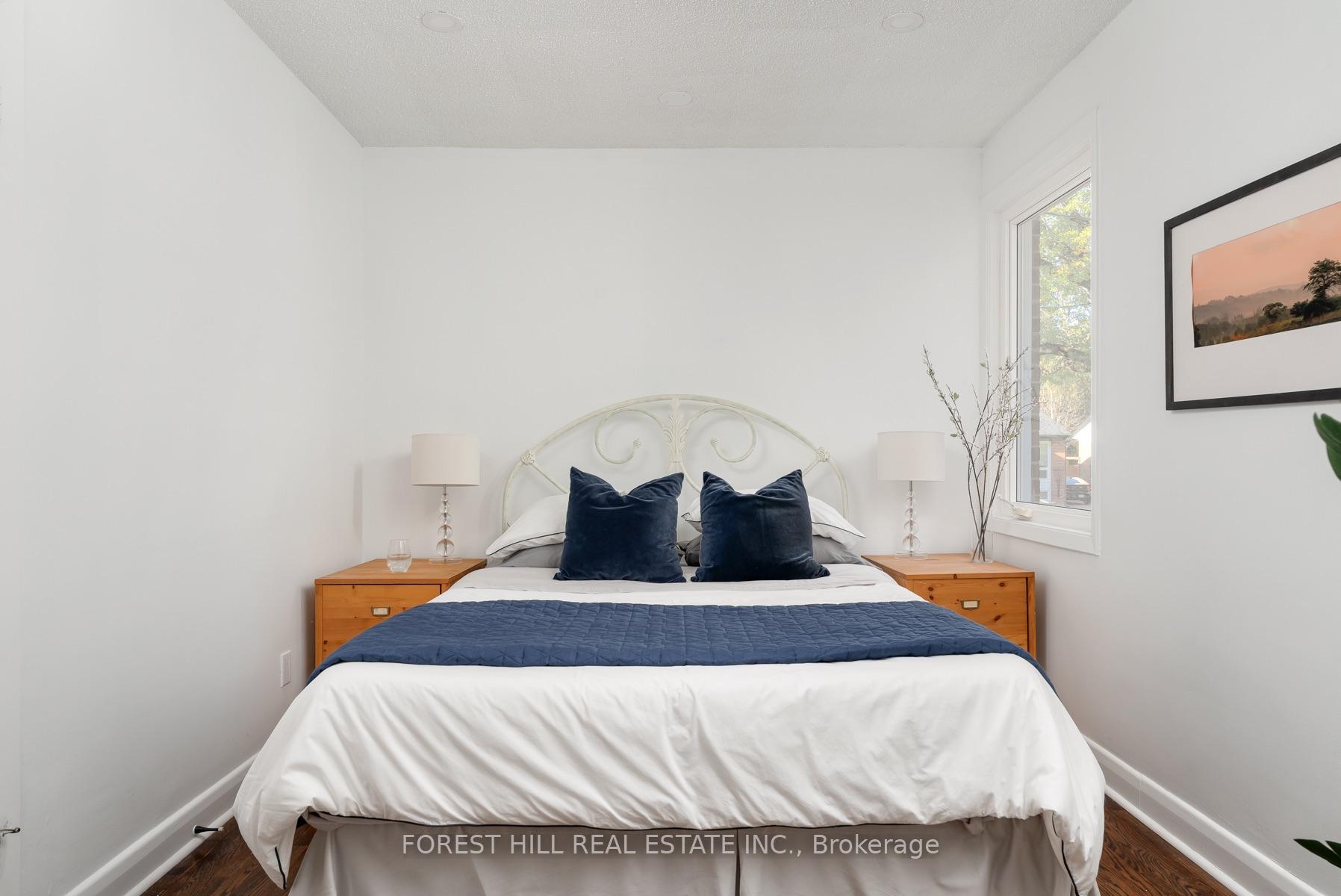Photo 18 of 37 Cynthia Road, Toronto, Rockcliffe-Smythe — HOMEH