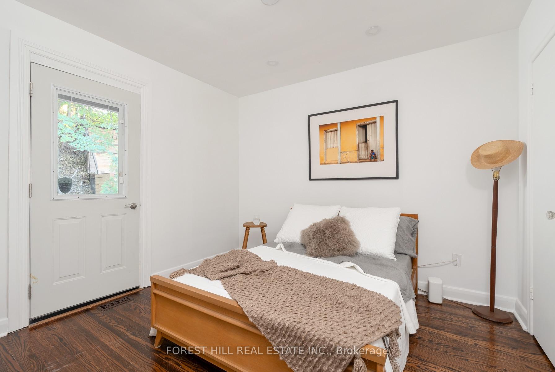 Photo 19 of 37 Cynthia Road, Toronto, Rockcliffe-Smythe — HOMEH
