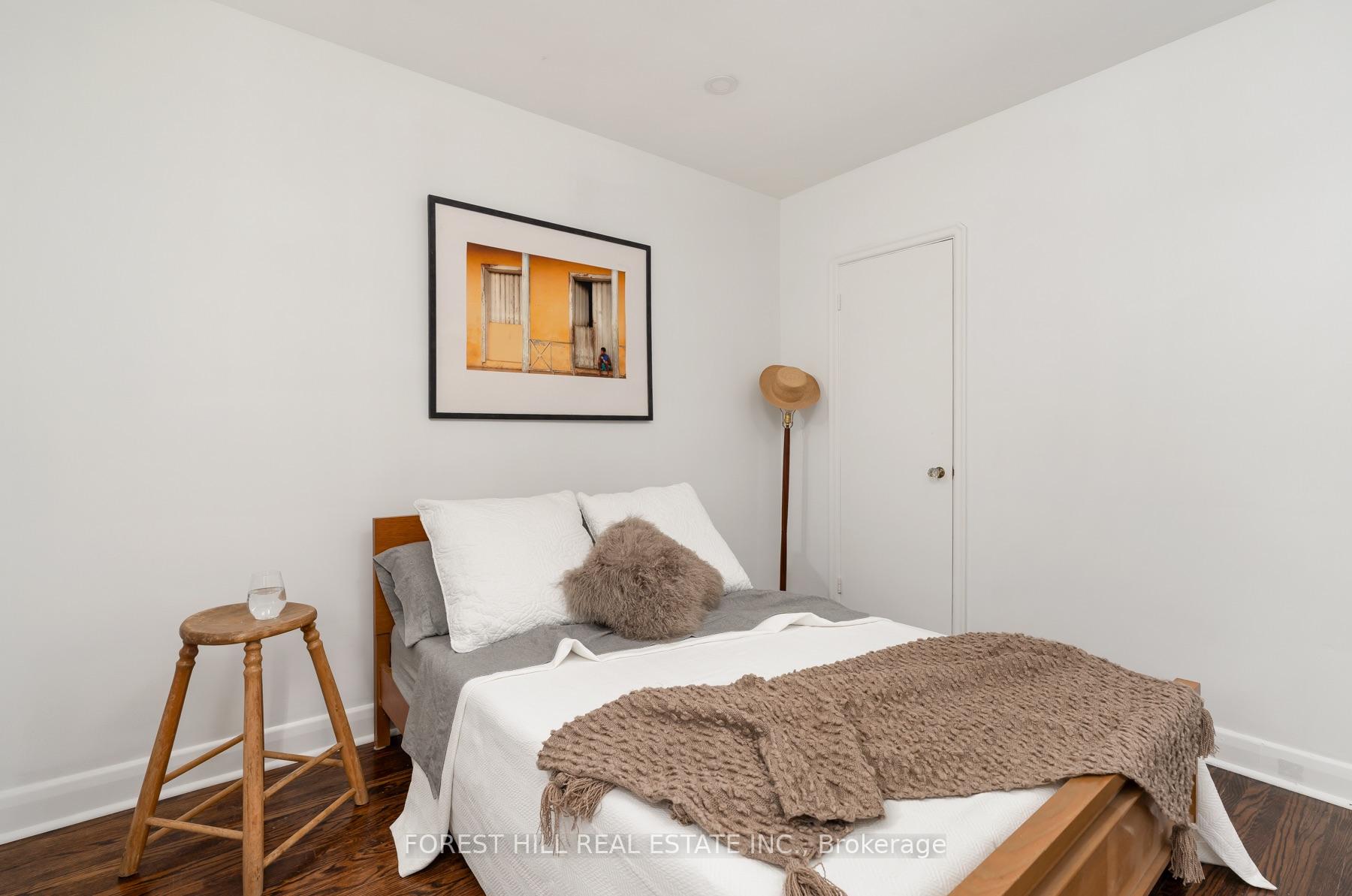 Photo 21 of 37 Cynthia Road, Toronto, Rockcliffe-Smythe — HOMEH