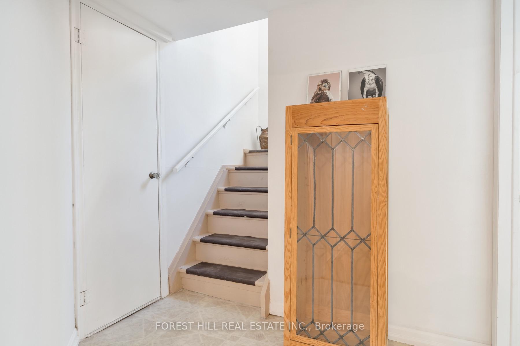 Photo 22 of 37 Cynthia Road, Toronto, Rockcliffe-Smythe — HOMEH