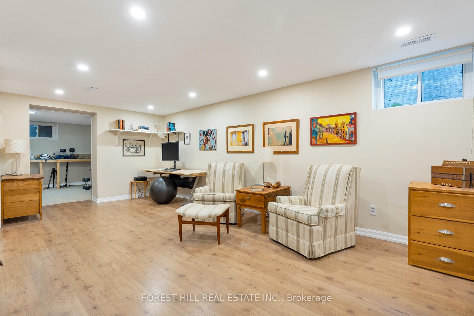 Photo 23 of 37 Cynthia Road, Toronto, Rockcliffe-Smythe — HOMEH