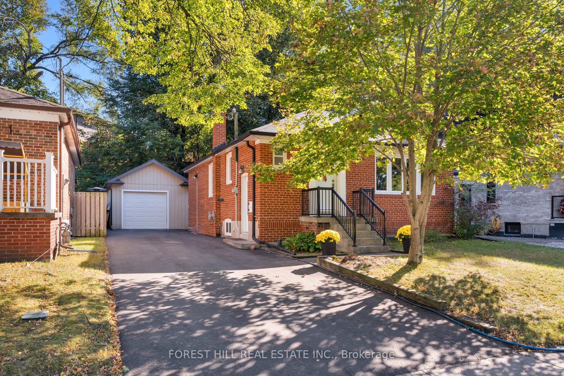 Photo 33 of 37 Cynthia Road, Toronto, Rockcliffe-Smythe — HOMEH