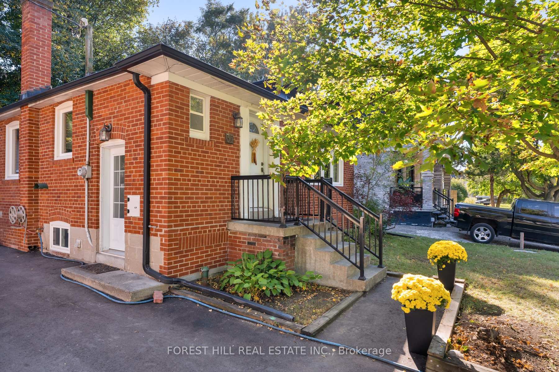 Photo 35 of 37 Cynthia Road, Toronto, Rockcliffe-Smythe — HOMEH