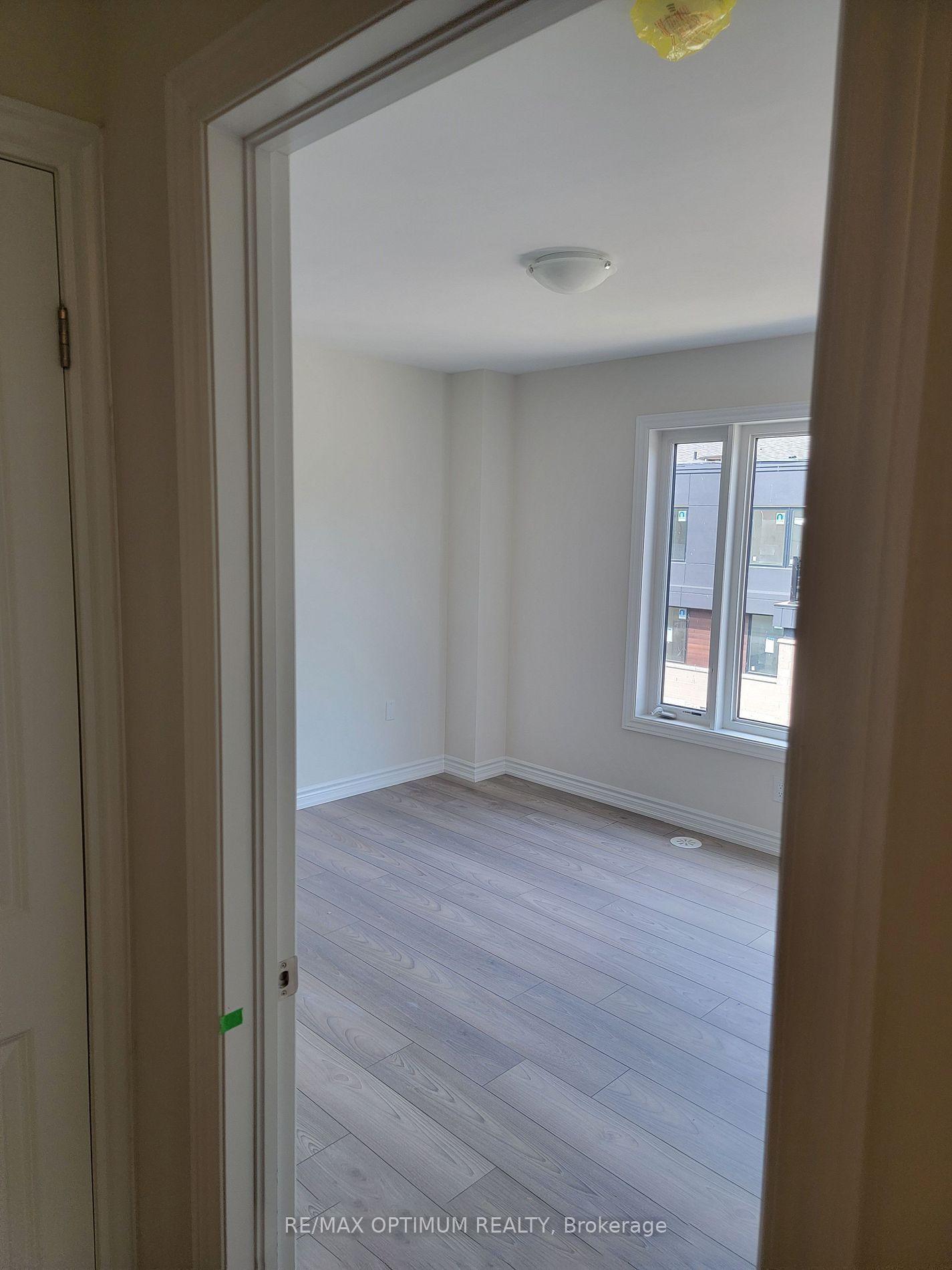 Photo 8 of Unit 19, 20 Knotsberry Circle, Brampton, Bram West — HOMEH