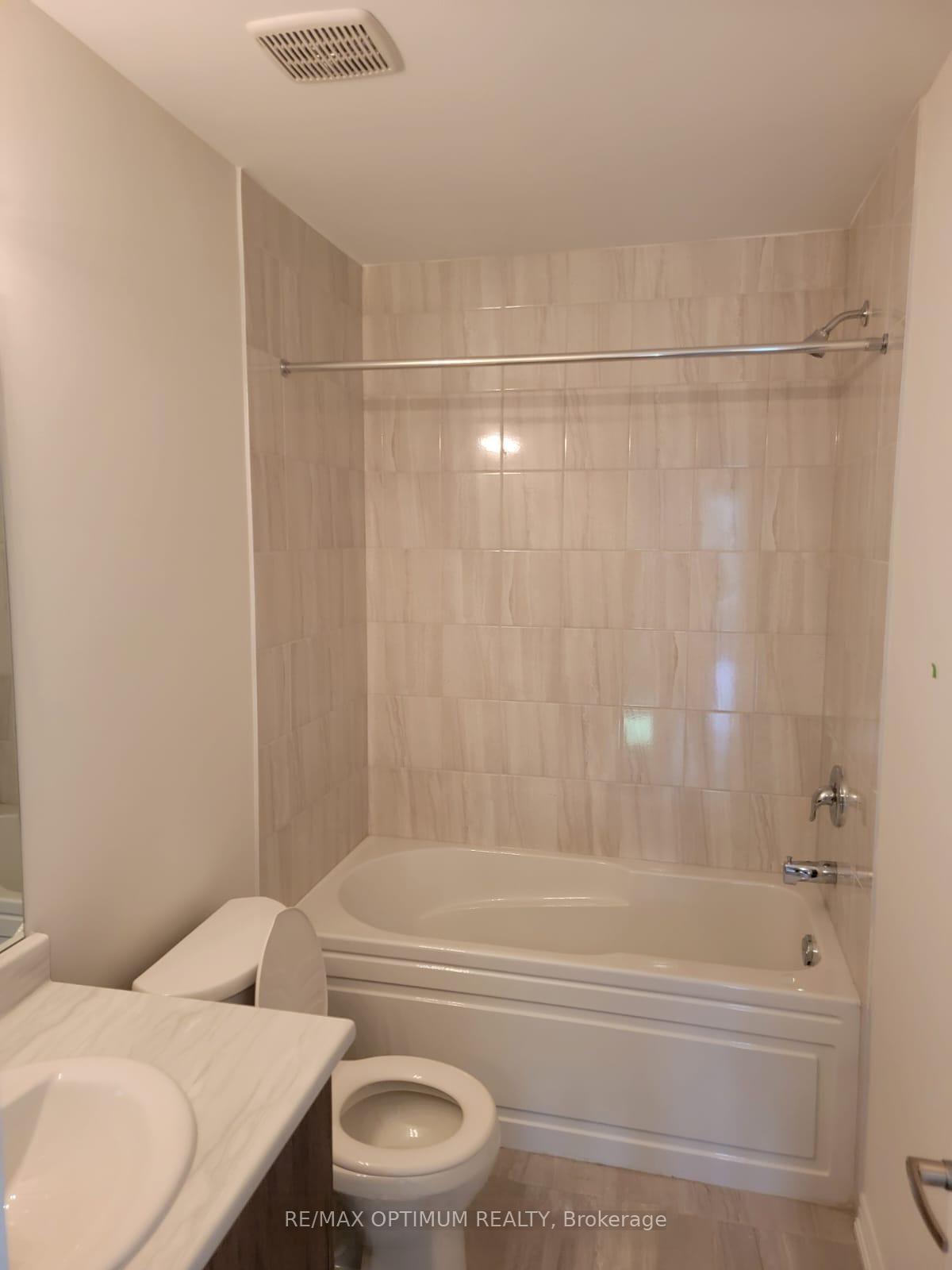 Photo 12 of Unit 19, 20 Knotsberry Circle, Brampton, Bram West — HOMEH