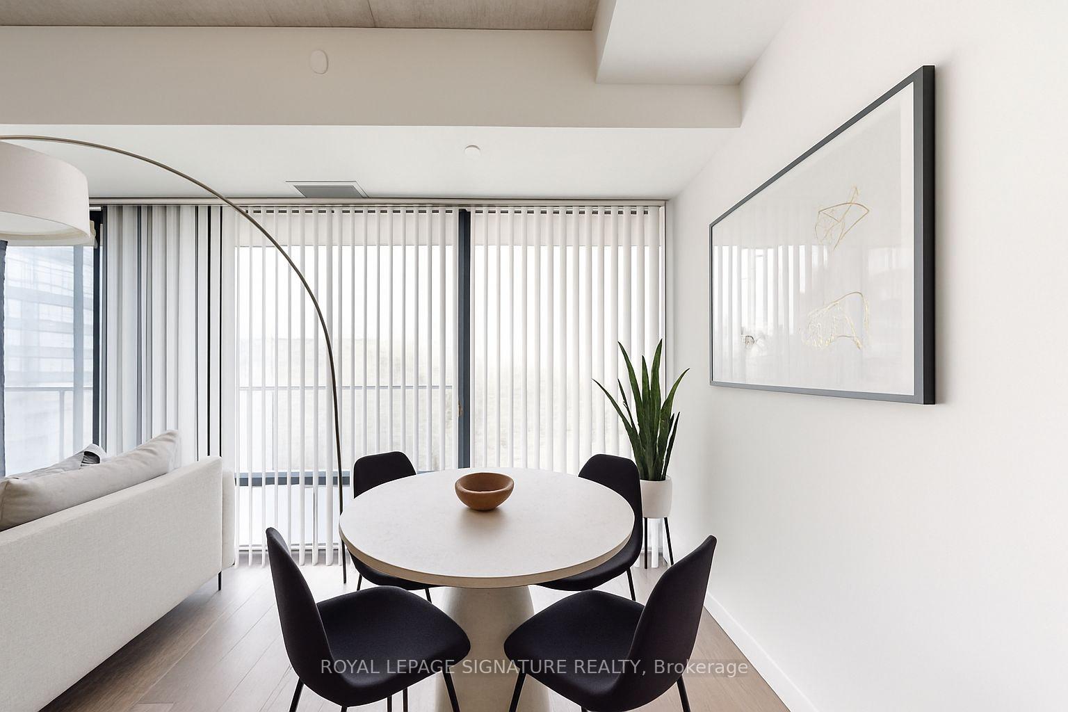 Photo 4 of Unit 1004, 111 Bathurst Street, Toronto, Waterfront Communities — HOMEH