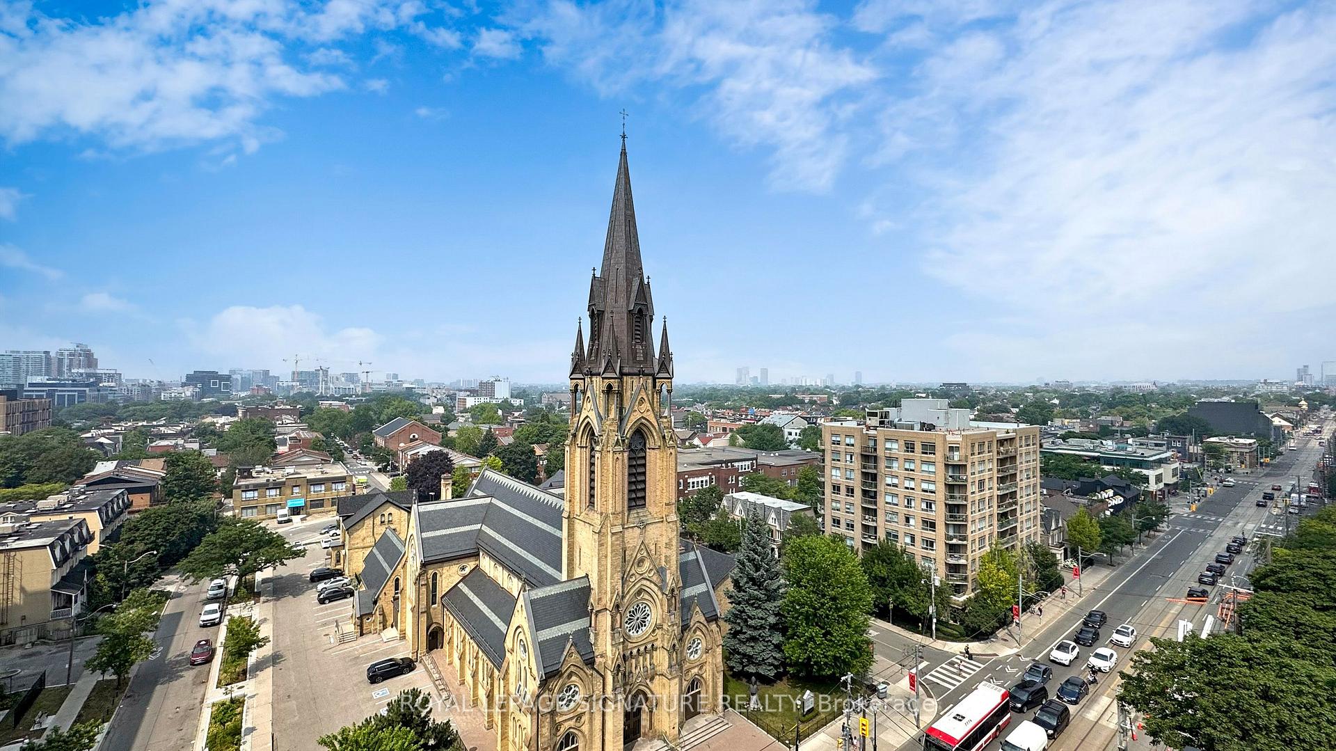 Photo 10 of Unit 1004, 111 Bathurst Street, Toronto, Waterfront Communities — HOMEH