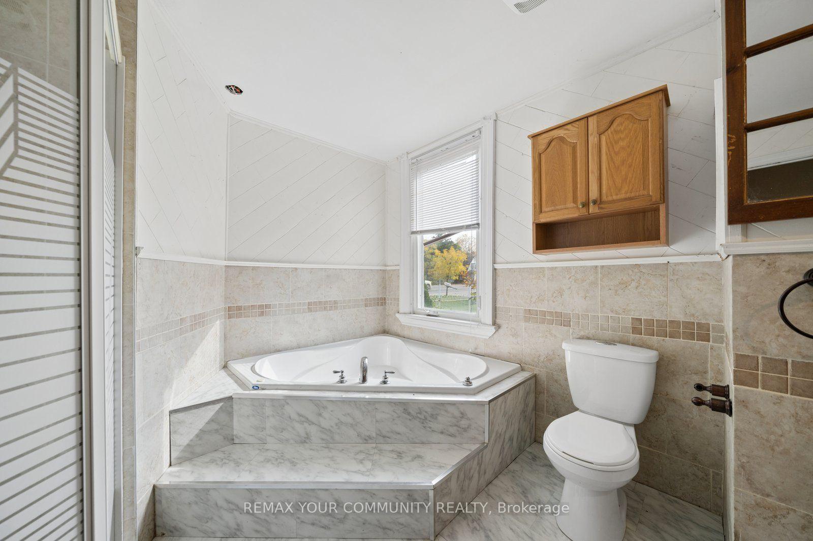 Photo 36 of 5440 Yonge Street, Innisfil, Gilford — HOMEH
