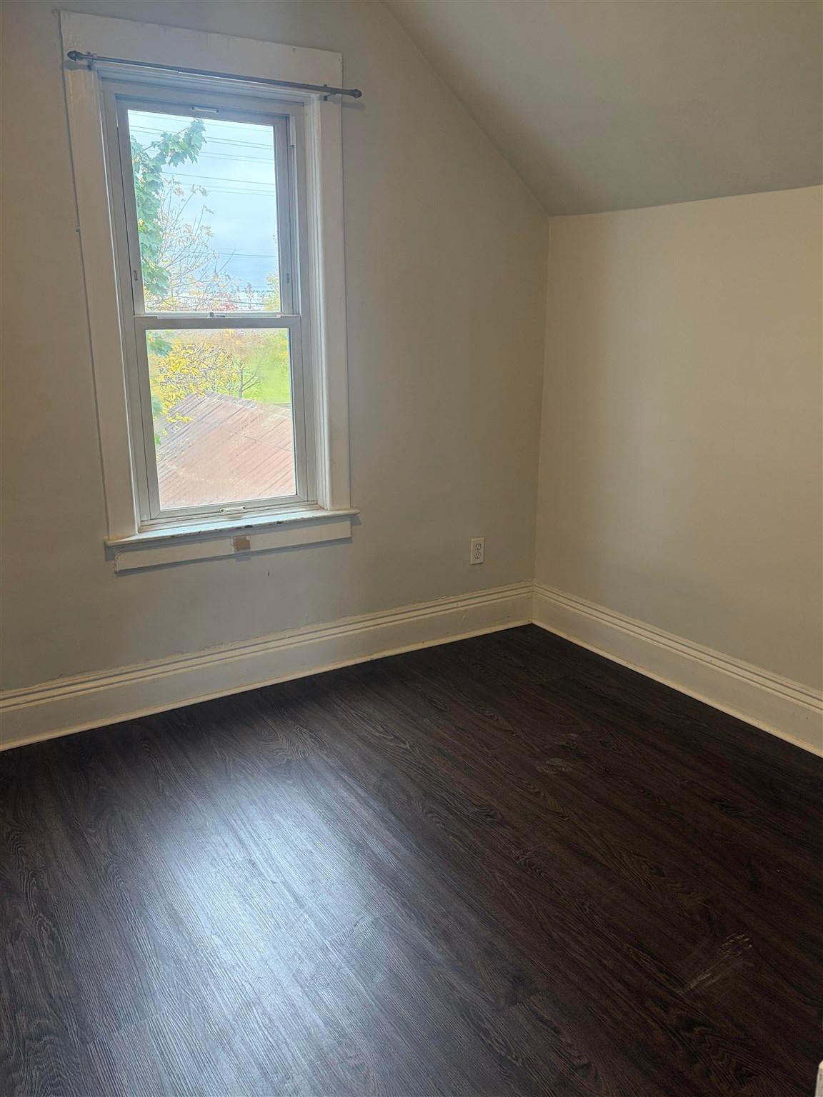 Photo 10 of 301 Beverley Street, Sault Ste Marie, Ward 4 — HOMEH