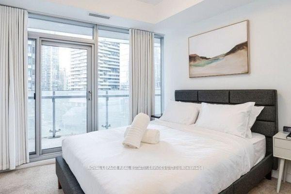 Photo 4 of Unit 1101, 14 York Street, Toronto, Waterfront Communities — HOMEH