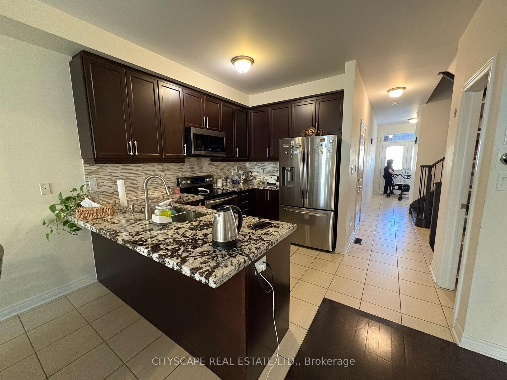 Photo 2 of 138 Sky Harbour Drive, Brampton, Brampton West — HOMEH