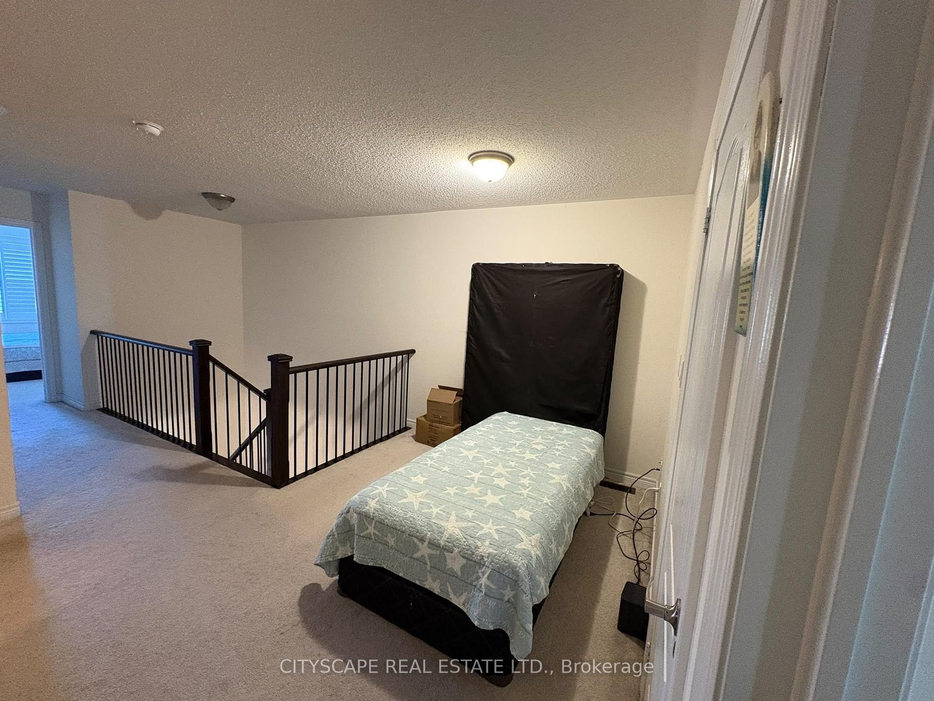 Photo 10 of 138 Sky Harbour Drive, Brampton, Brampton West — HOMEH
