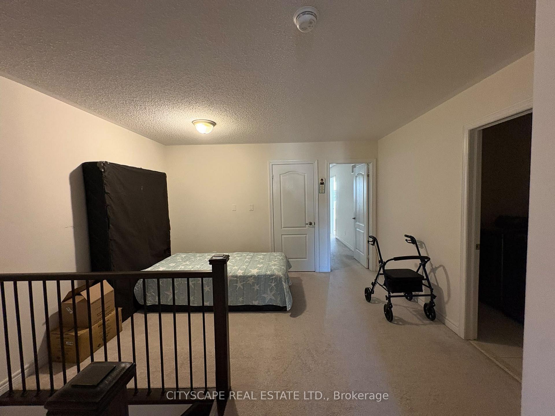 Photo 11 of 138 Sky Harbour Drive, Brampton, Brampton West — HOMEH