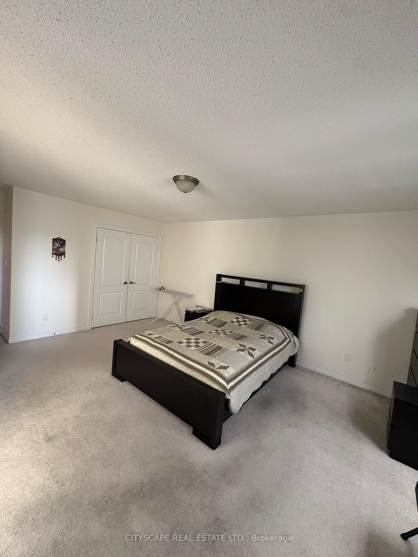 Photo 14 of 138 Sky Harbour Drive, Brampton, Brampton West — HOMEH