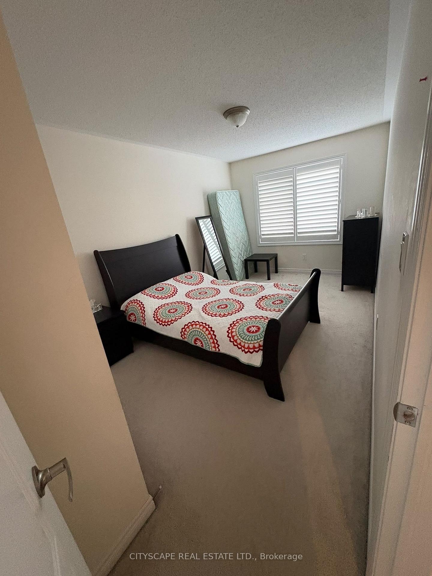 Photo 18 of 138 Sky Harbour Drive, Brampton, Brampton West — HOMEH