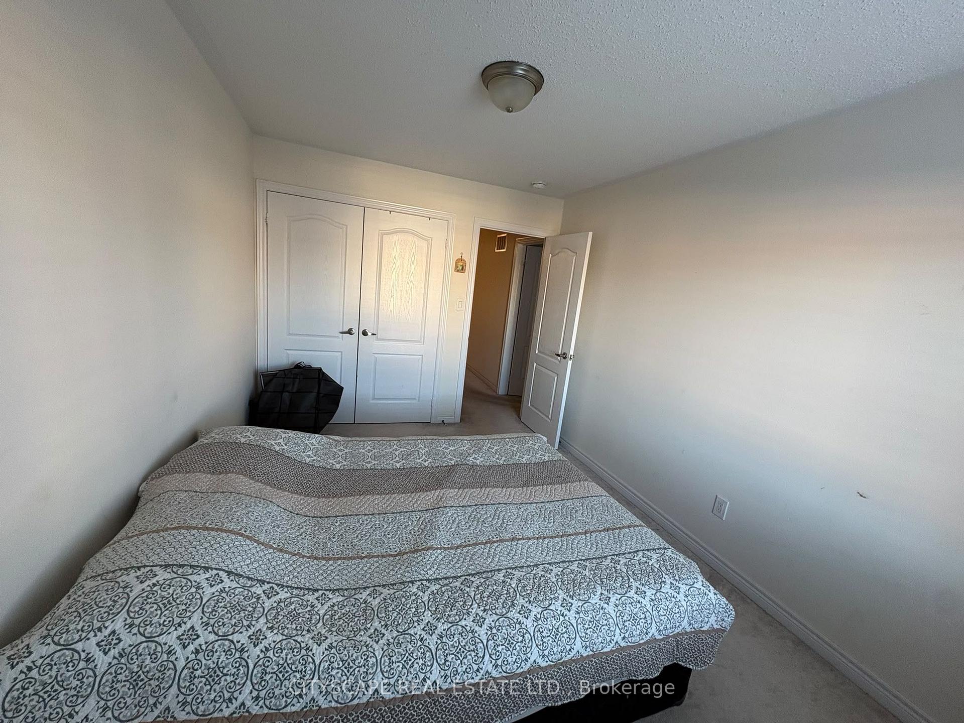 Photo 20 of 138 Sky Harbour Drive, Brampton, Brampton West — HOMEH
