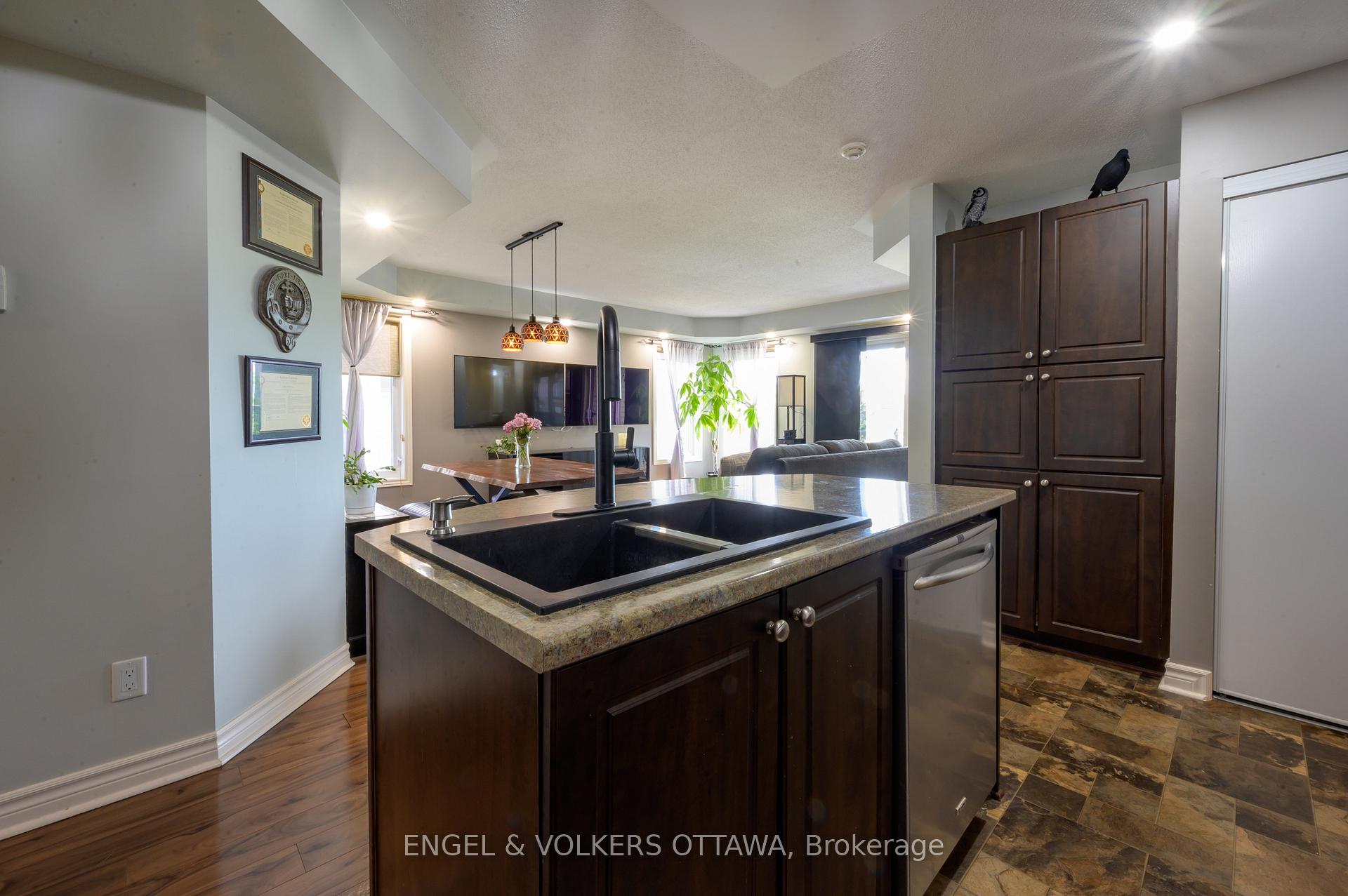 Photo 8 of Unit 7, 50 Barnstone Drive, Ottawa, Barrhaven East — HOMEH