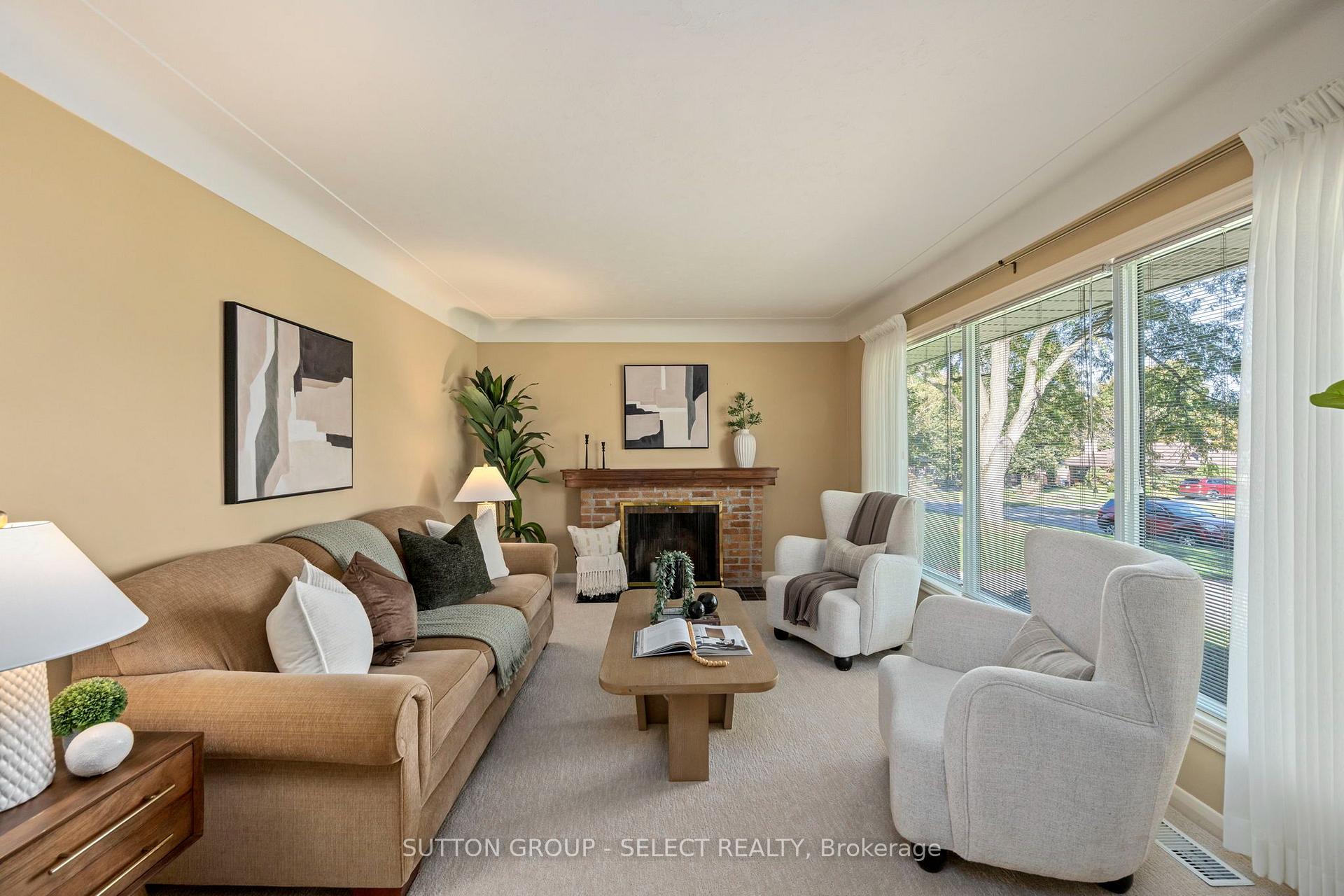 Photo 6 of 379 Willard Crescent, London, South B — HOMEH