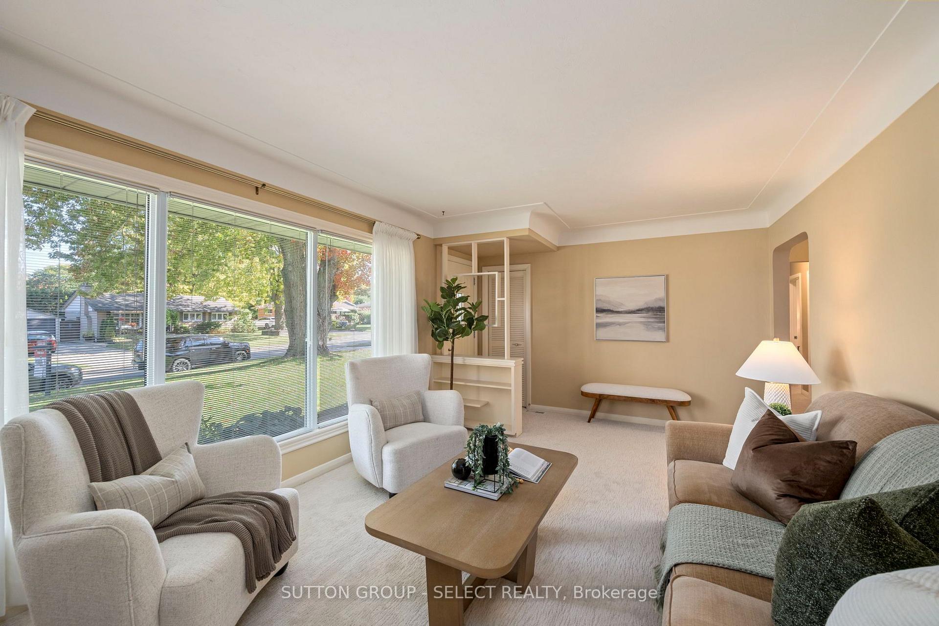 Photo 8 of 379 Willard Crescent, London, South B — HOMEH