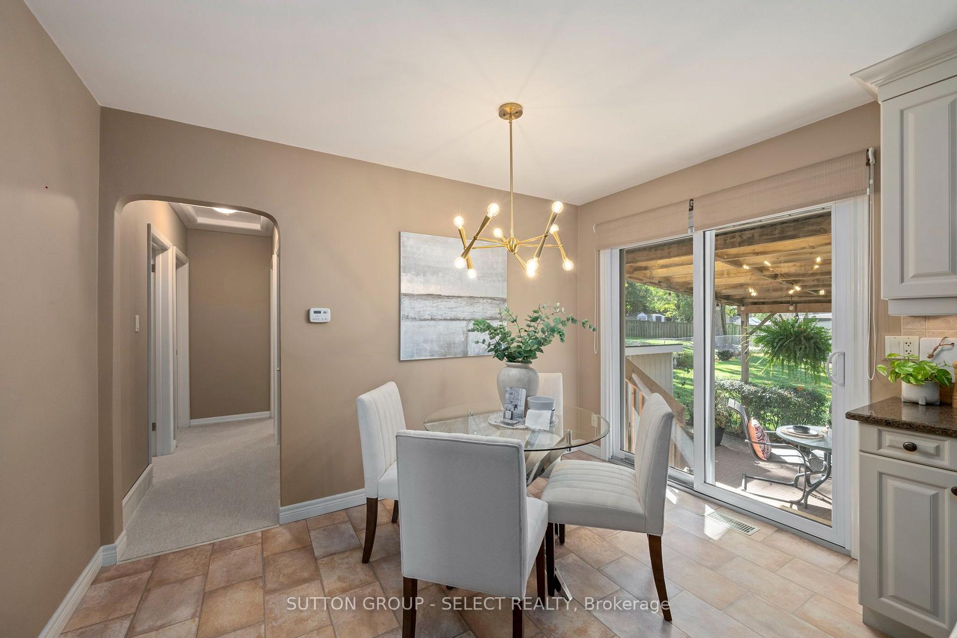 Photo 11 of 379 Willard Crescent, London, South B — HOMEH