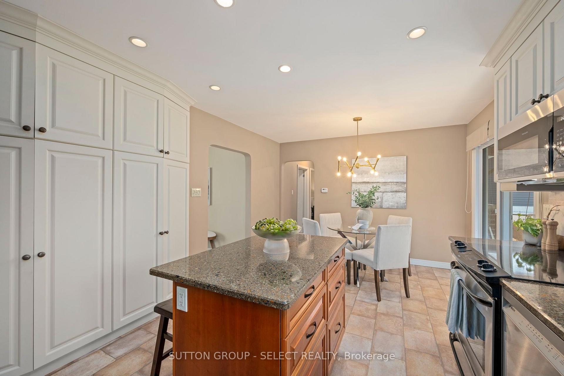 Photo 15 of 379 Willard Crescent, London, South B — HOMEH