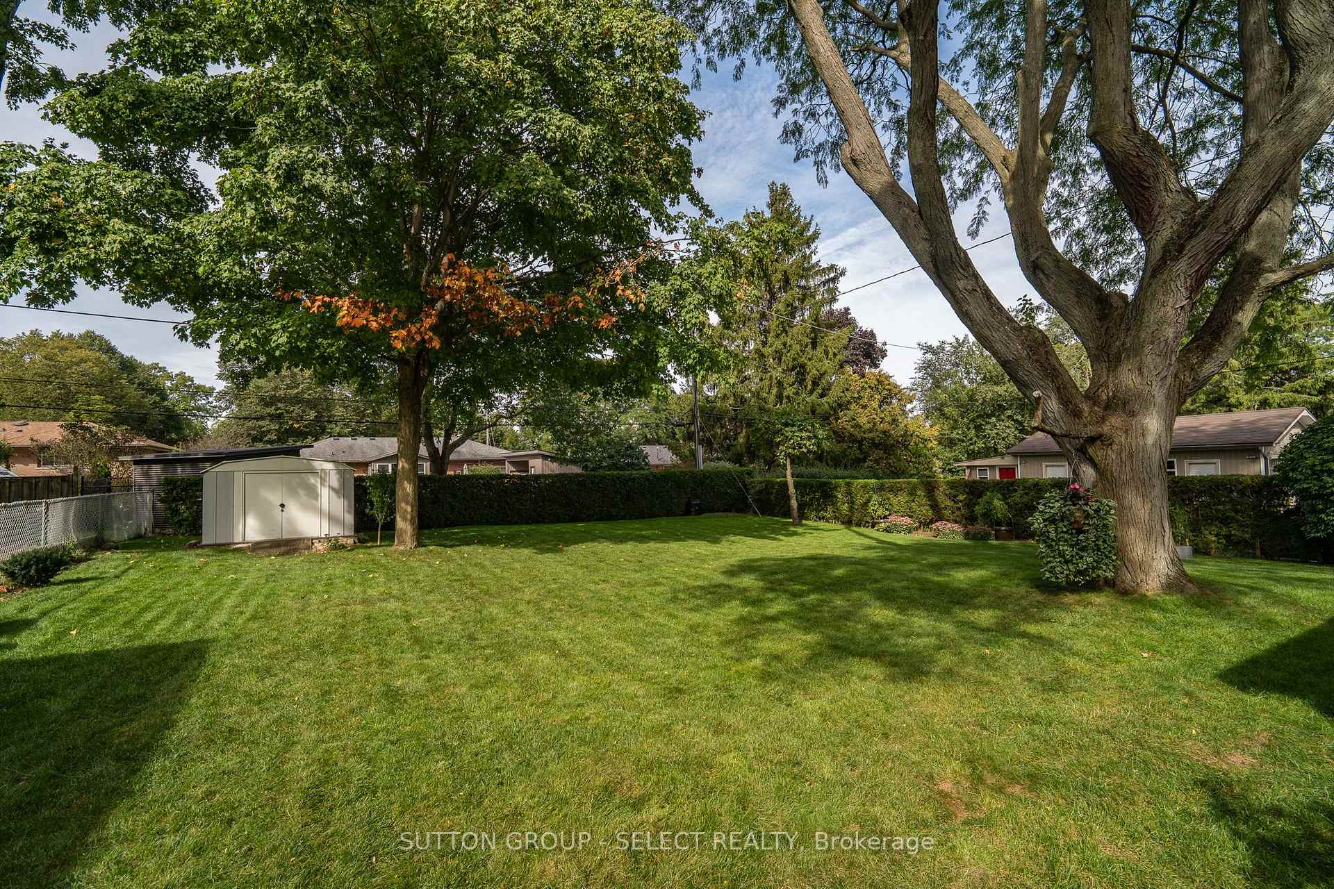 Photo 27 of 379 Willard Crescent, London, South B — HOMEH