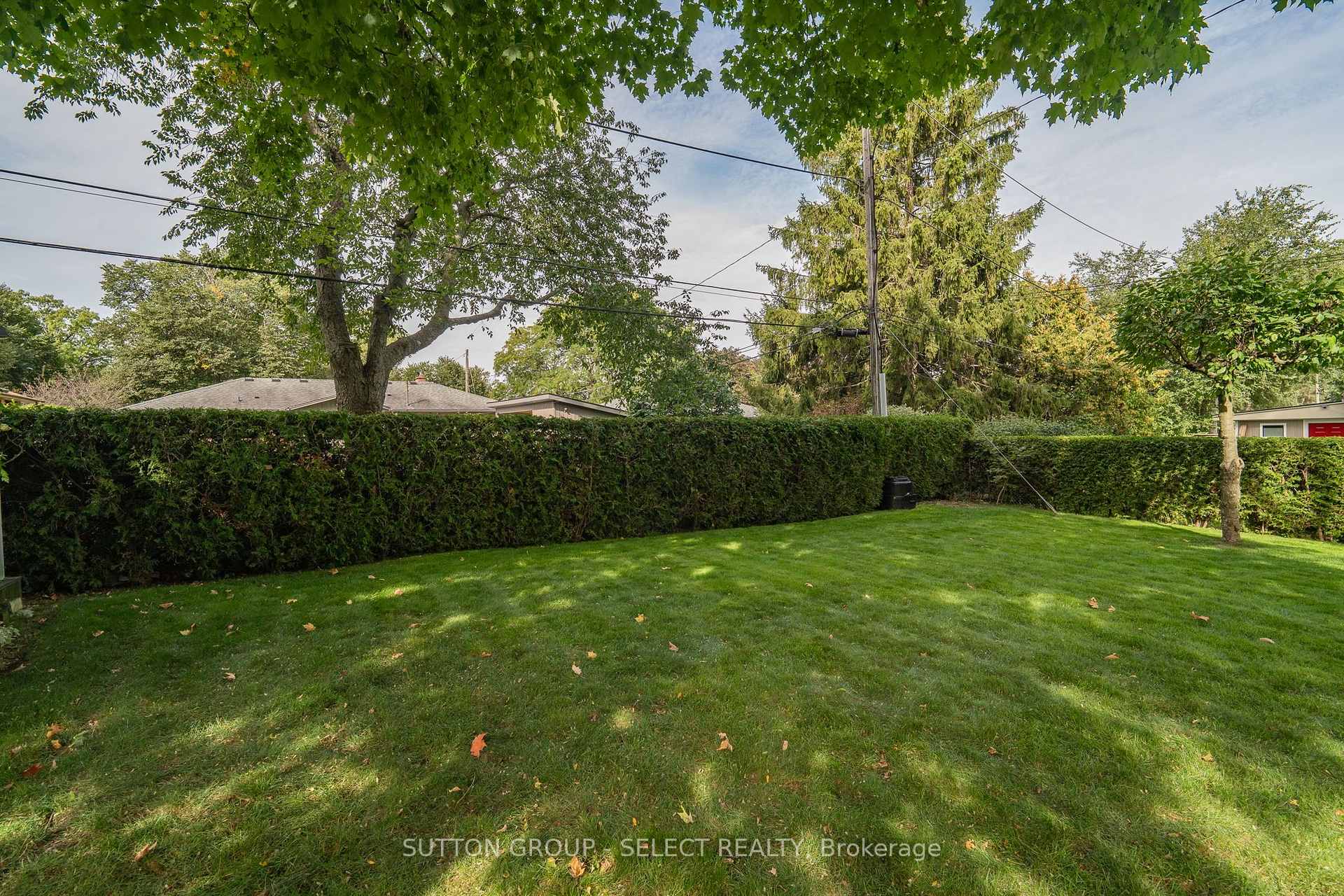 Photo 29 of 379 Willard Crescent, London, South B — HOMEH