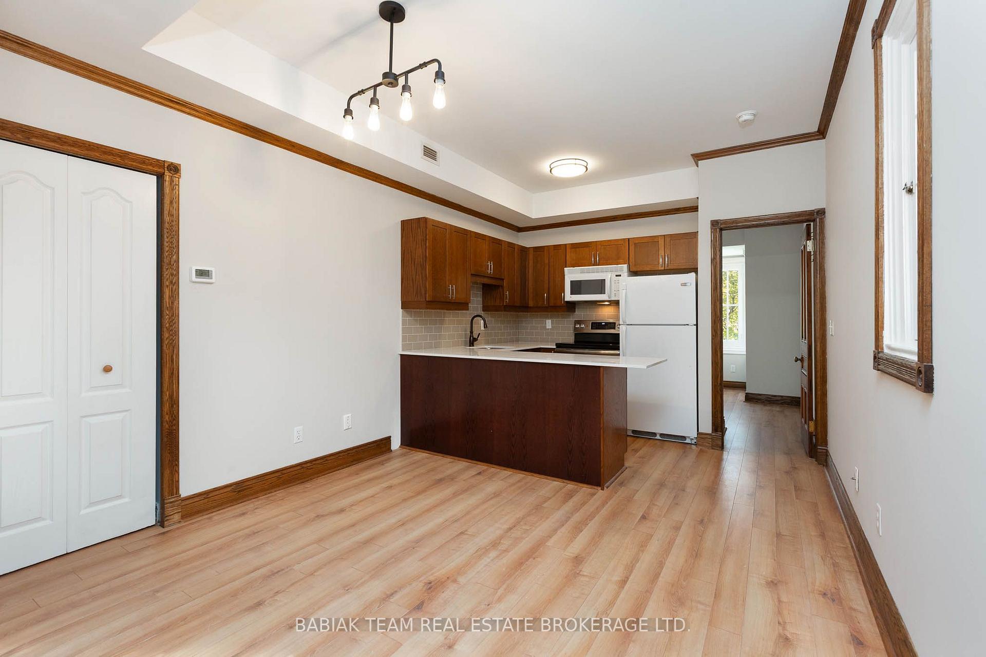 Photo 5 of Unit 5, 228 St. George Street, Toronto, The Annex — HOMEH