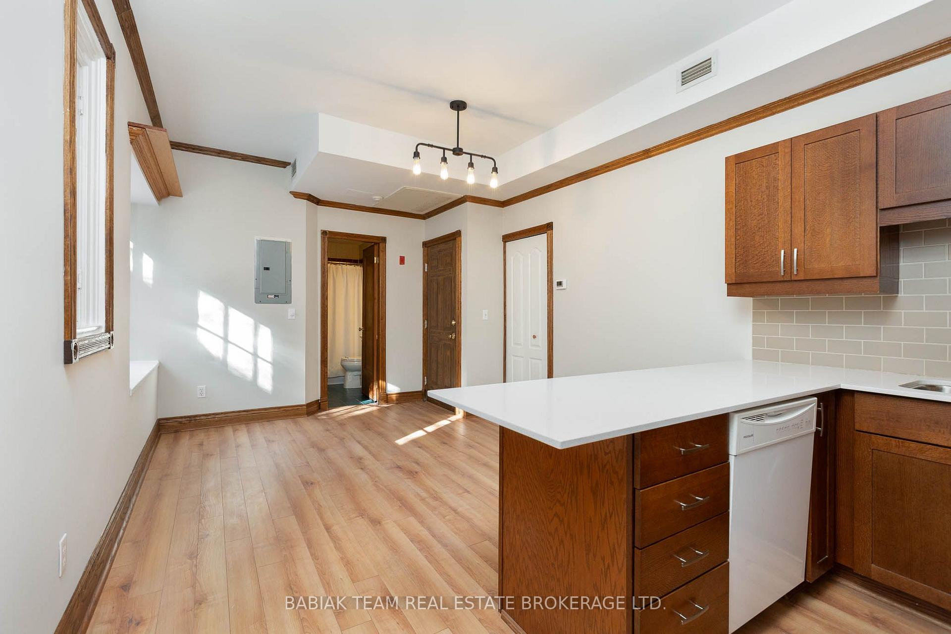 Photo 11 of Unit 5, 228 St. George Street, Toronto, The Annex — HOMEH