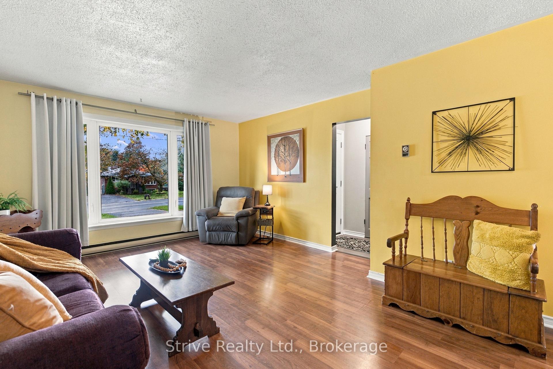 Photo 4 of 76 Waverley Road, Clarington, Bowmanville — HOMEH