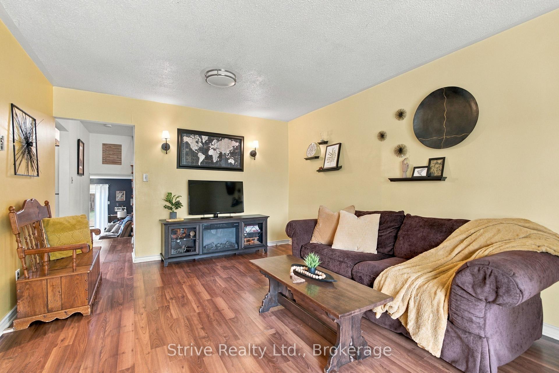 Photo 7 of 76 Waverley Road, Clarington, Bowmanville — HOMEH