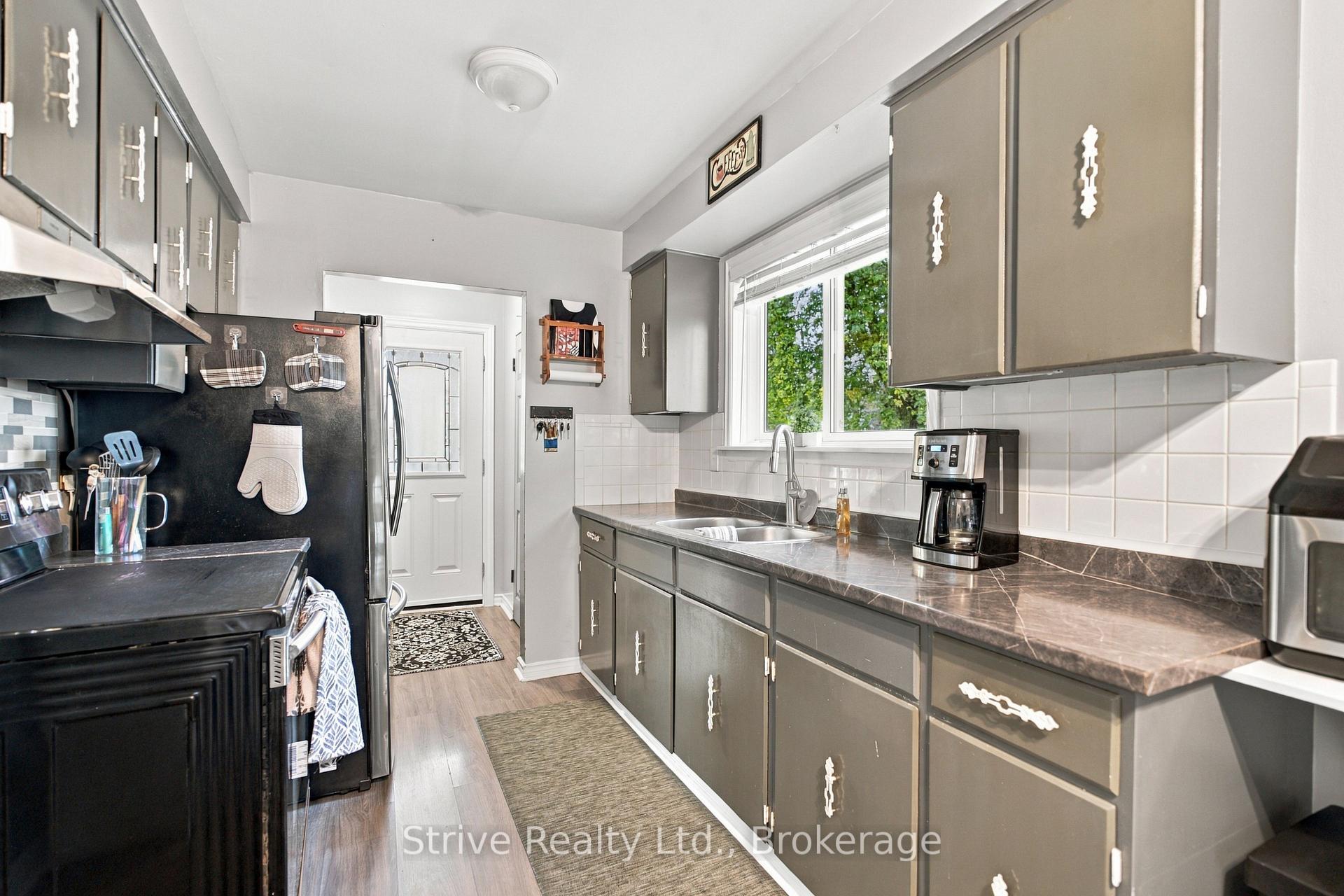 Photo 14 of 76 Waverley Road, Clarington, Bowmanville — HOMEH