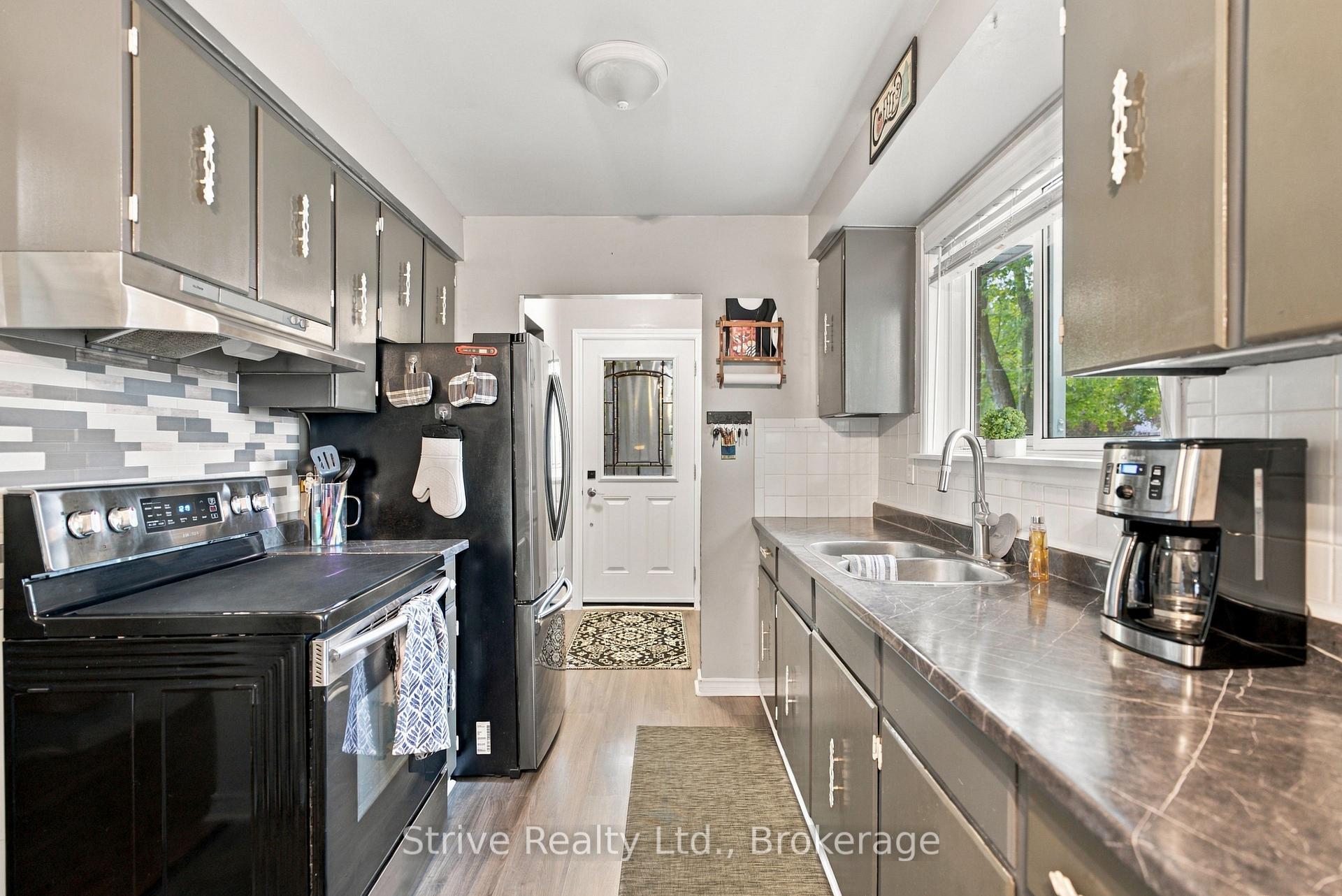 Photo 15 of 76 Waverley Road, Clarington, Bowmanville — HOMEH