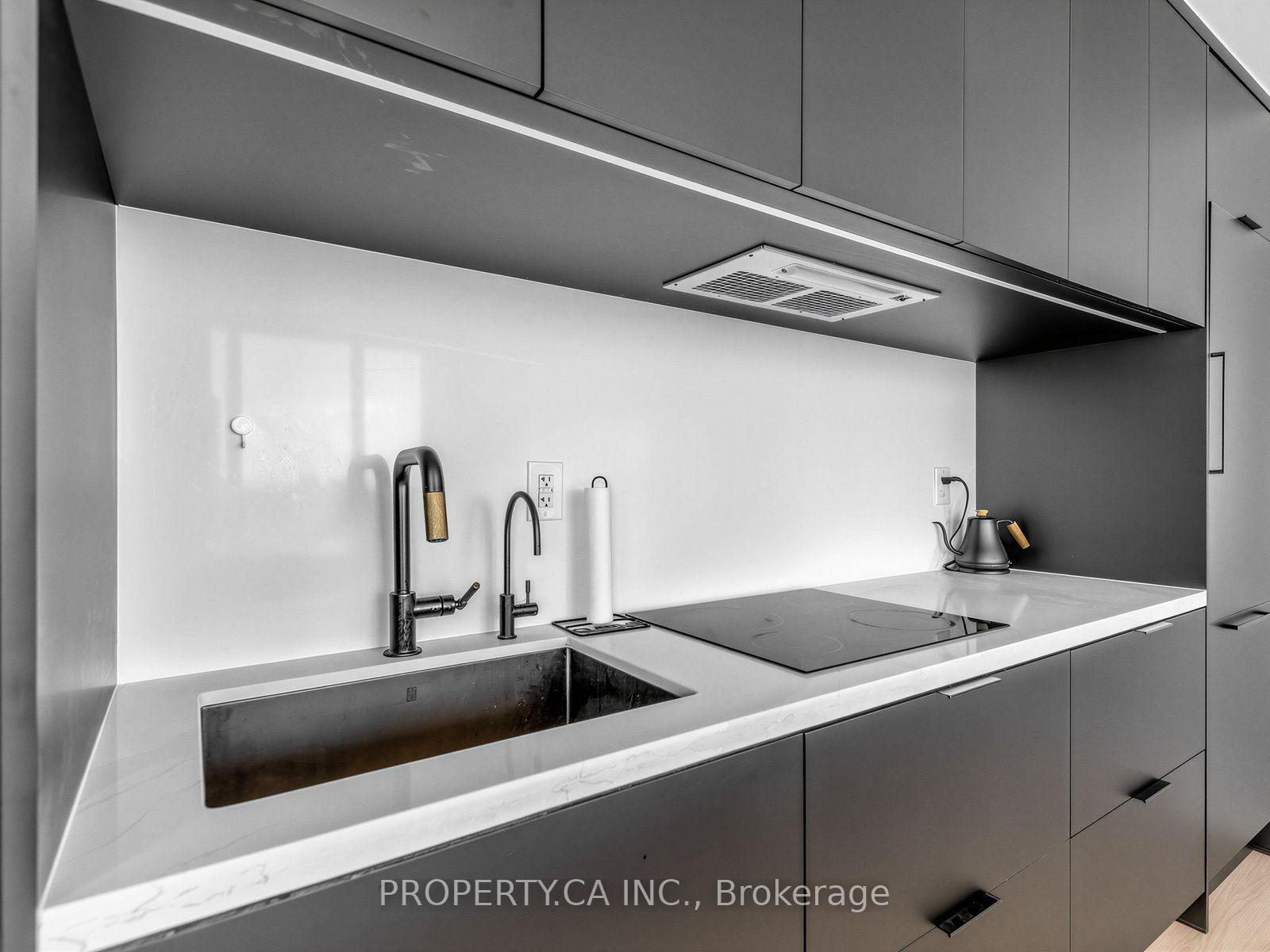 Photo 6 of Unit 3509, 88 Blue Jays Way, Toronto, Waterfront Communities — HOMEH