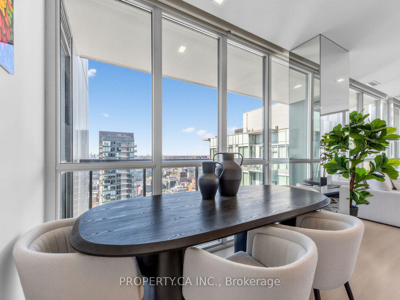 Photo 8 of Unit 3509, 88 Blue Jays Way, Toronto, Waterfront Communities — HOMEH