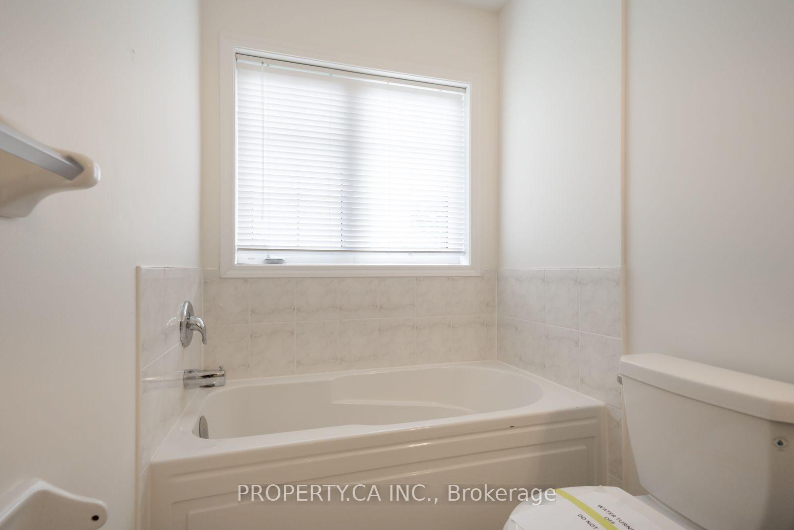 Photo 20 of 27 Healthcote Lane, Ajax, Central East — HOMEH
