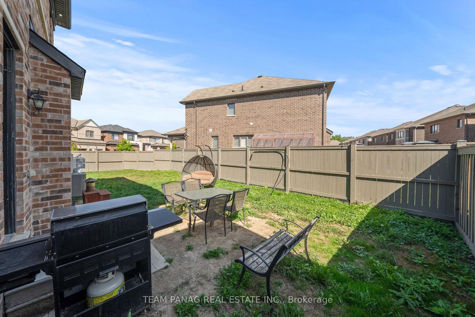 Photo 49 of 7 Cyclone Trail, Brampton, Northwest Brampton — HOMEH