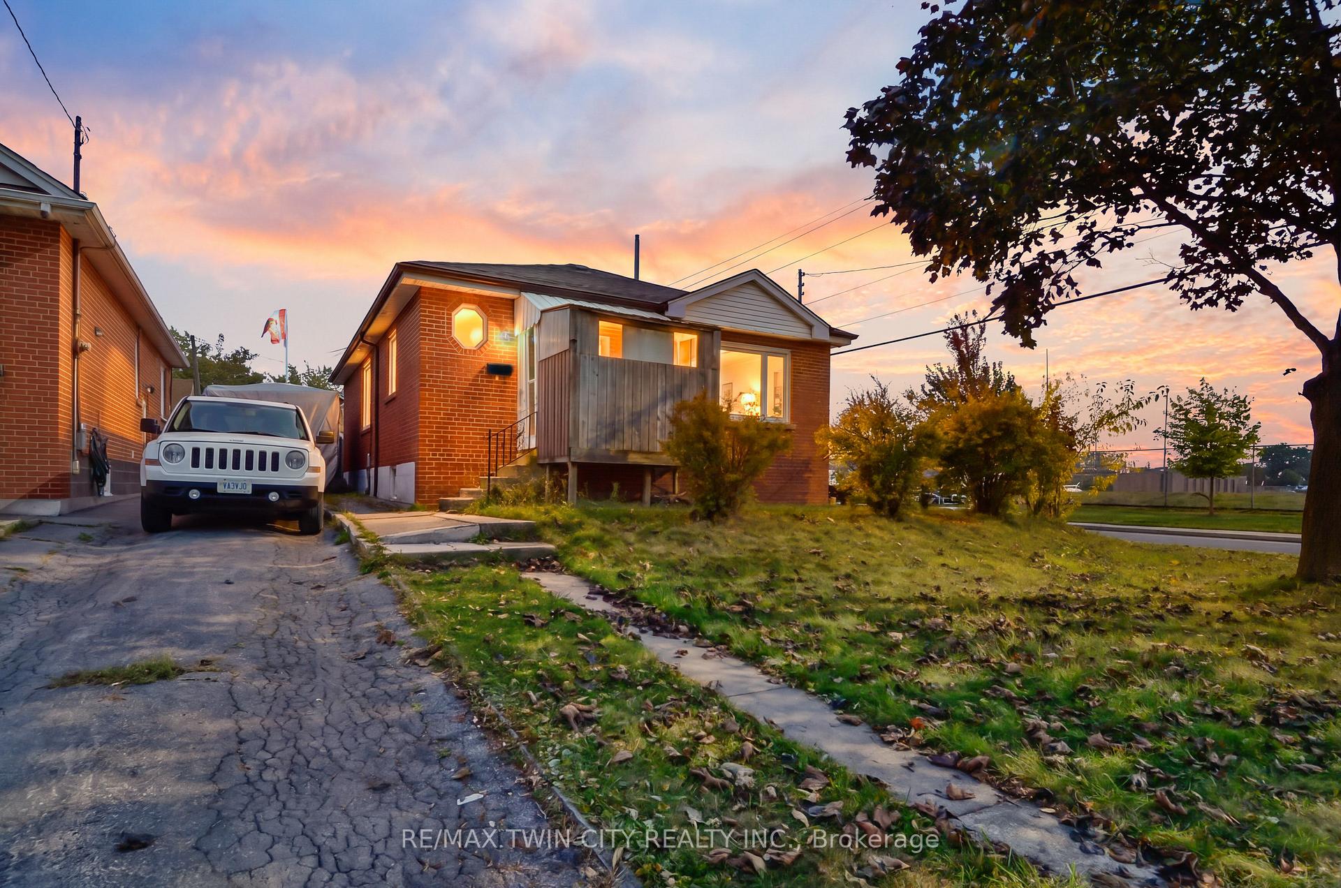 Photo of 66 Walter Avenue N