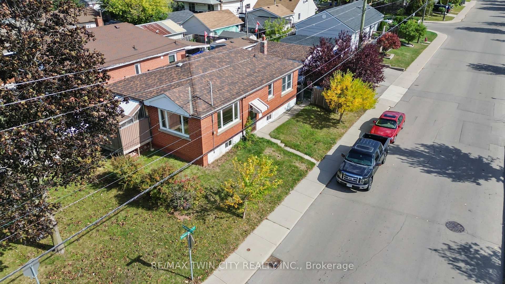 Photo 3 of 66 Walter Avenue N, Hamilton, Normanhurst — HOMEH